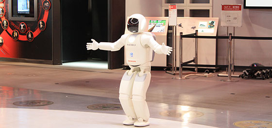 Chat with the ASIMO Robot